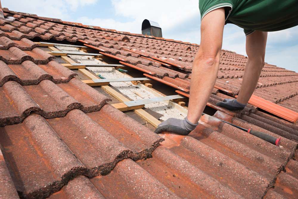 Roof Maintenance Tips to Extend the Life of Your Roof